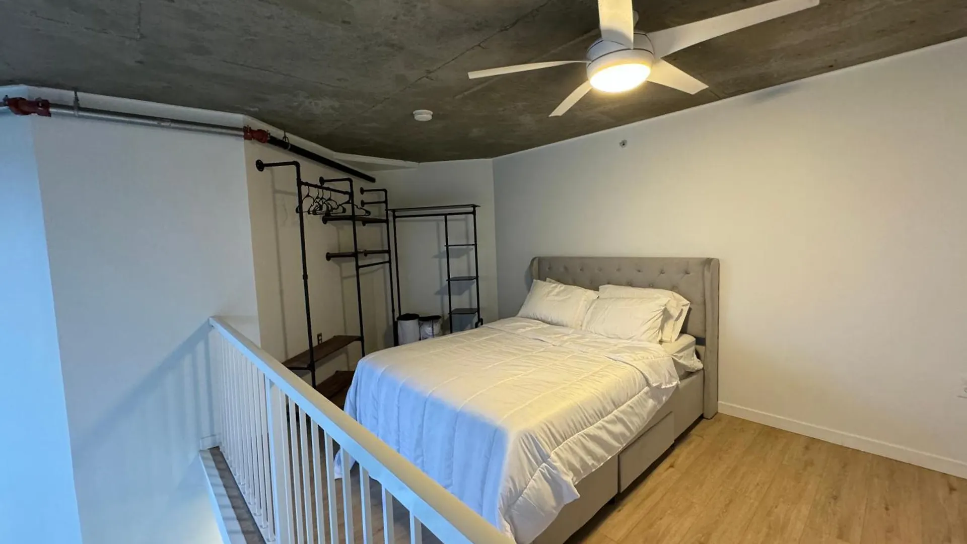 Luxury Loft In Downtown Vancouver 아파트
