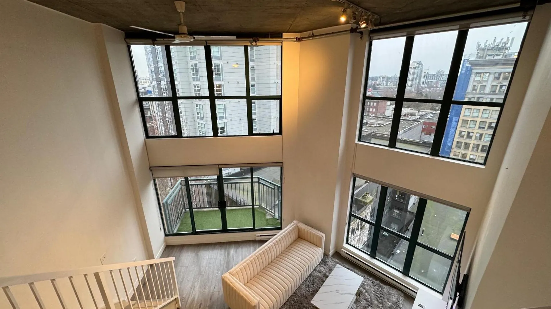 Luxury Loft In Downtown Vancouver 아파트