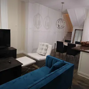 Holiday home Downtown Deluxe: Stylish 2bd2ba Townhouse, Vancouver