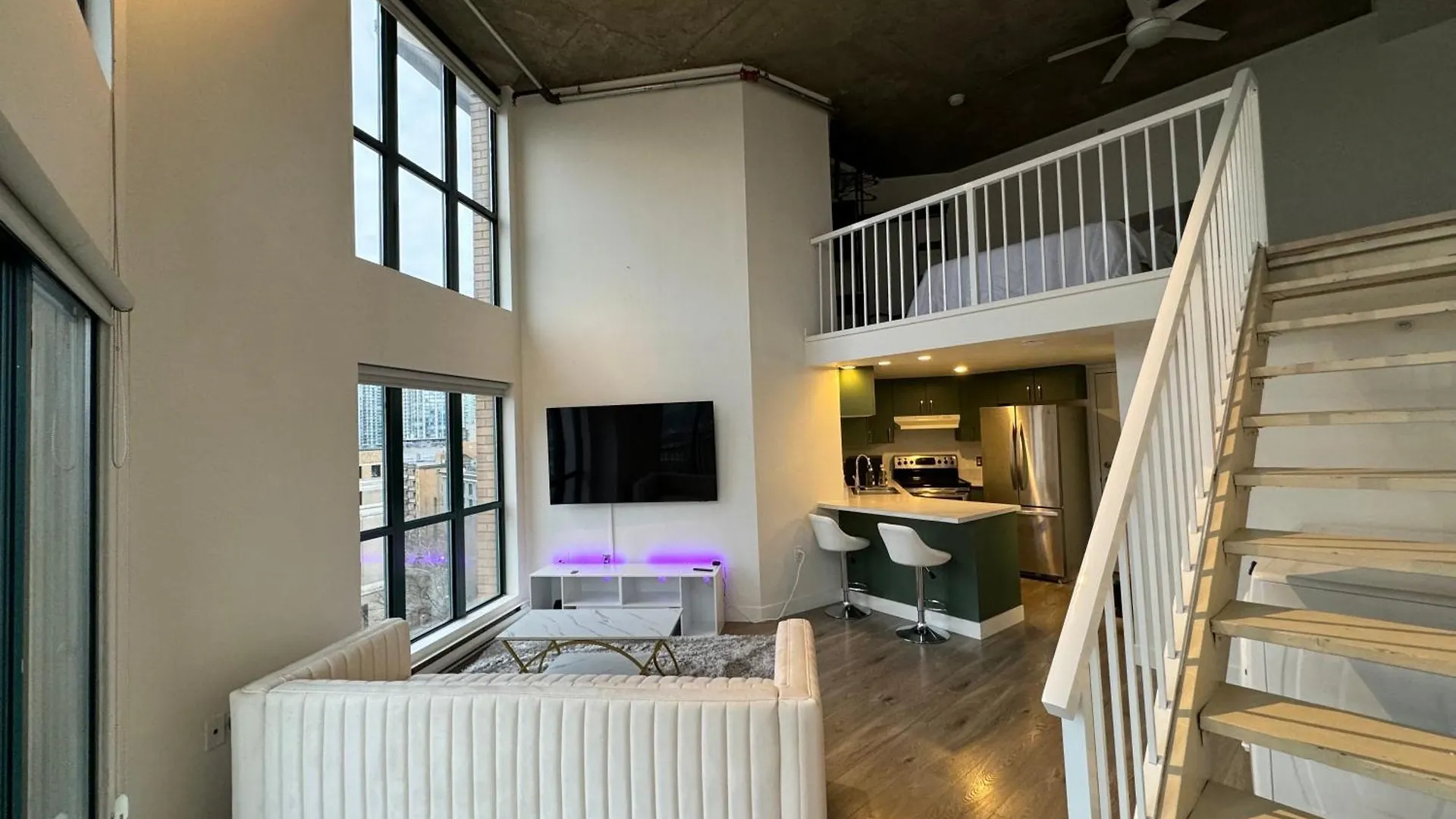 Апартаменты Luxury Loft In Downtown Ванкувер