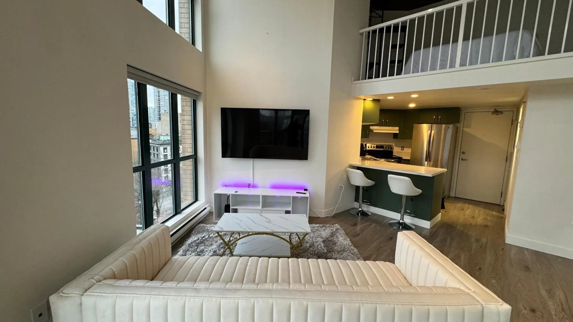 Апартаменты Luxury Loft In Downtown Ванкувер